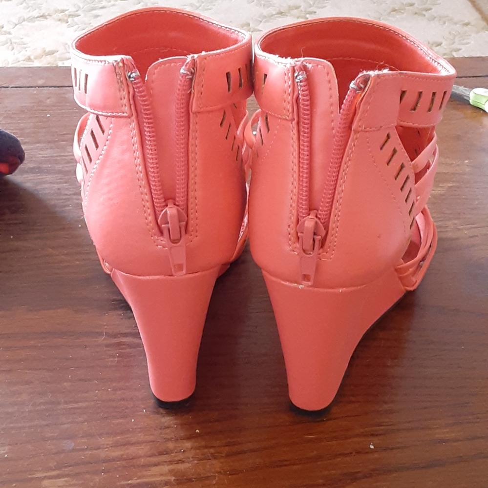 Women's wedges size 8